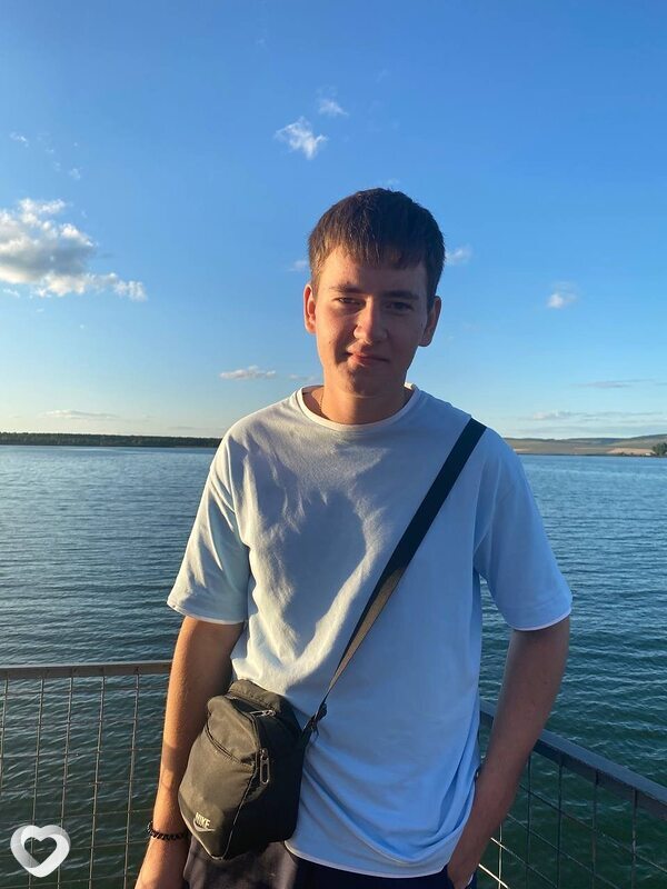 Олежа, 21, Иркутске — анкета №2090323
