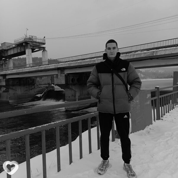 Анатолий, 19, Ачинске — анкета №2092179