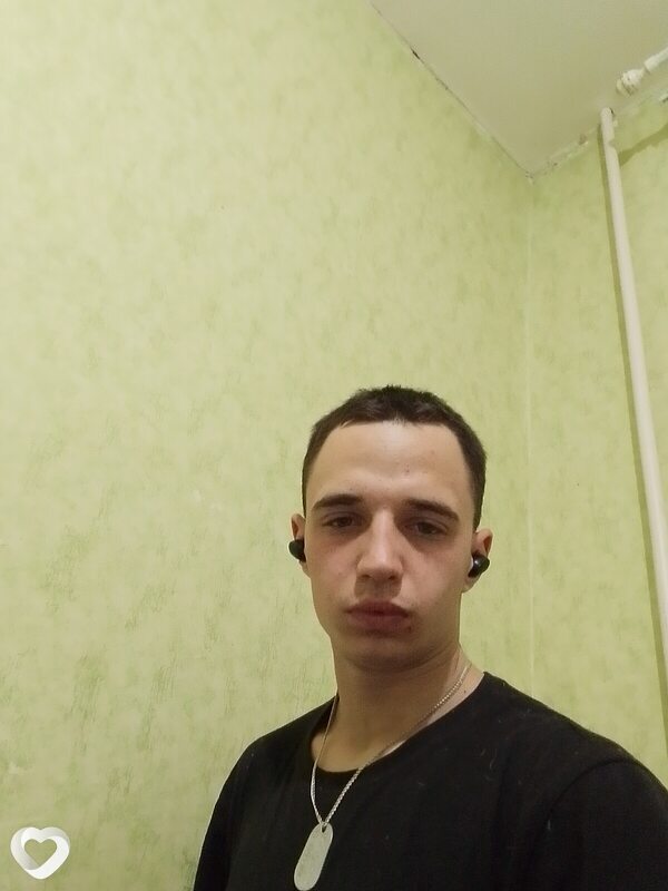 Слава Комиссаров, 22, Саратове — анкета №2092118