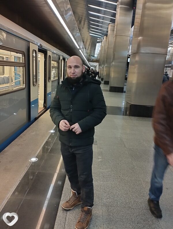 Usmon, Москва