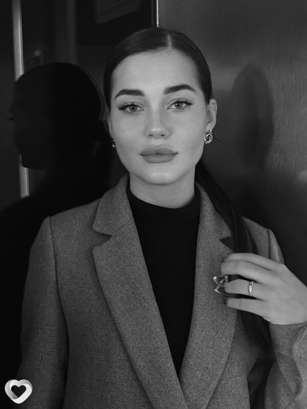 Карина, 21, Новороссийске — анкета №2093039