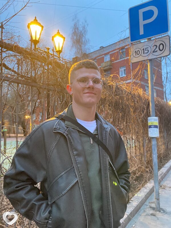 Никита, 21, Москве — анкета №2093272
