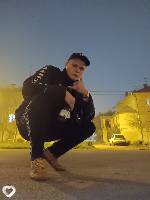 Максим, 20, Севастополе — анкета №2094466