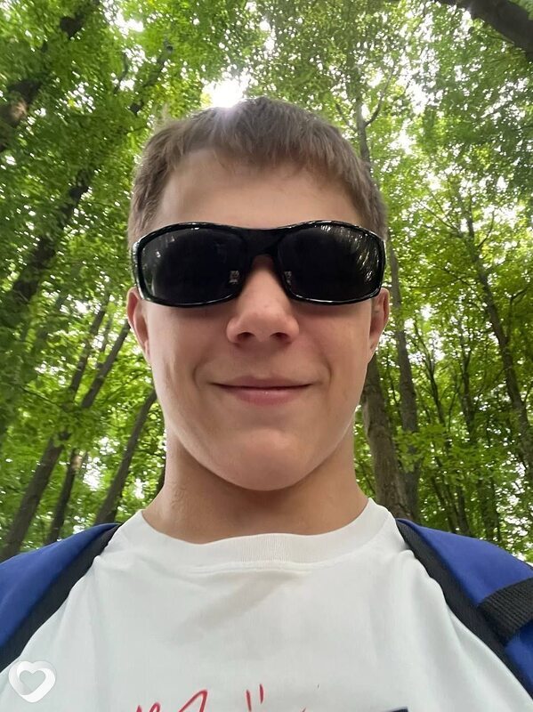Григорий, 19, Москве — анкета №2094923