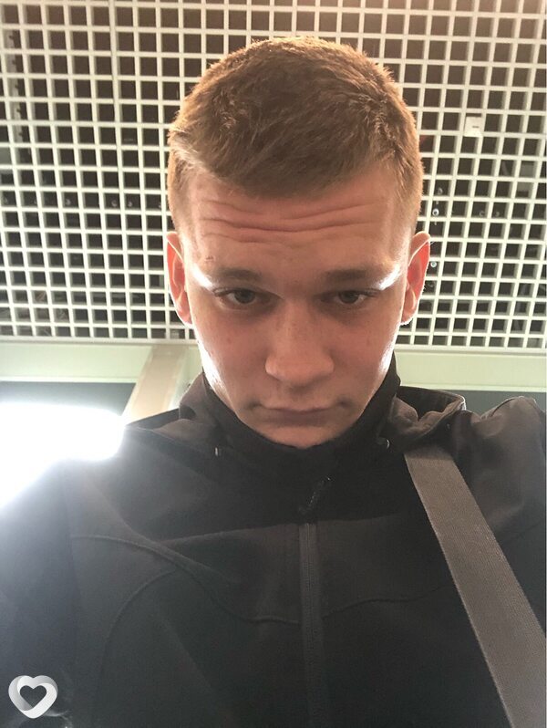 Ян, 21, Симферополе — анкета №2095456