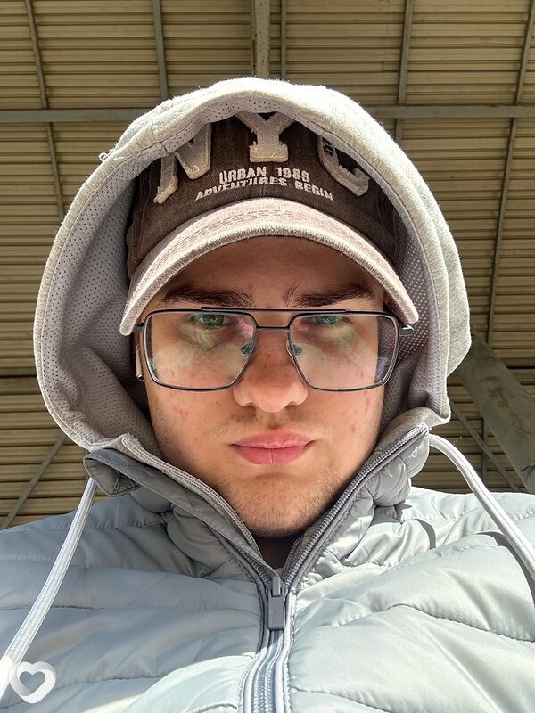 Юрий, 20, Москве — анкета №2096412