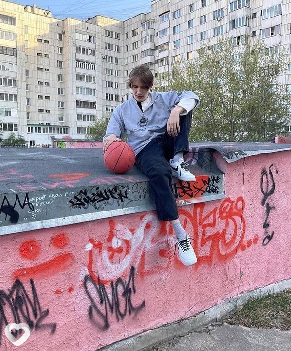 Гриша, 23, Барнауле — анкета №2096614