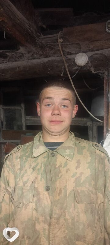 Максим, 20, Москве — анкета №2098764