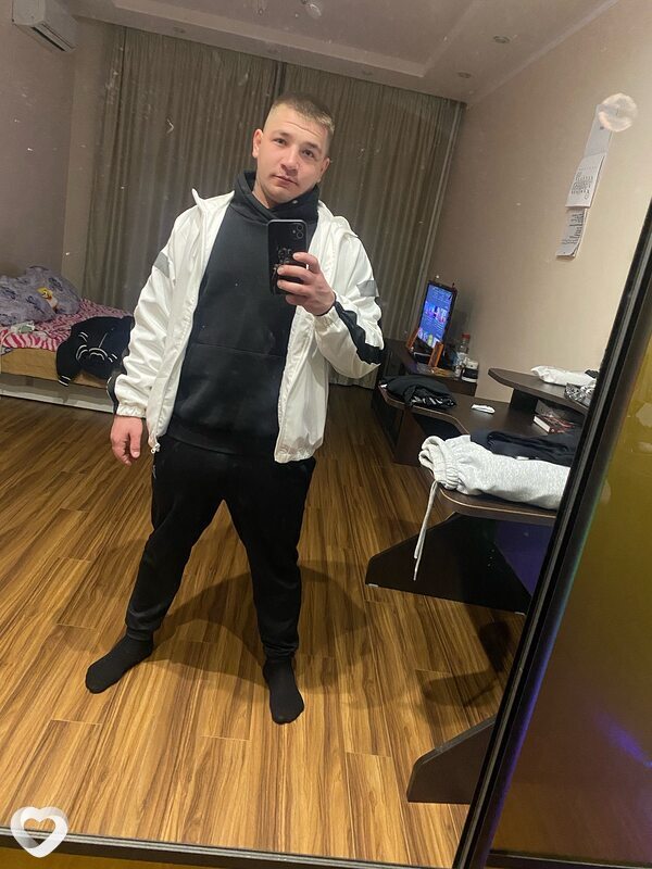 Артем, 24, Москве — анкета №2099720