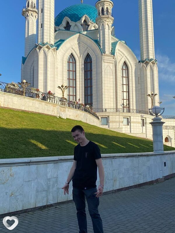 Илья, 22, Ижевске — анкета №2099745