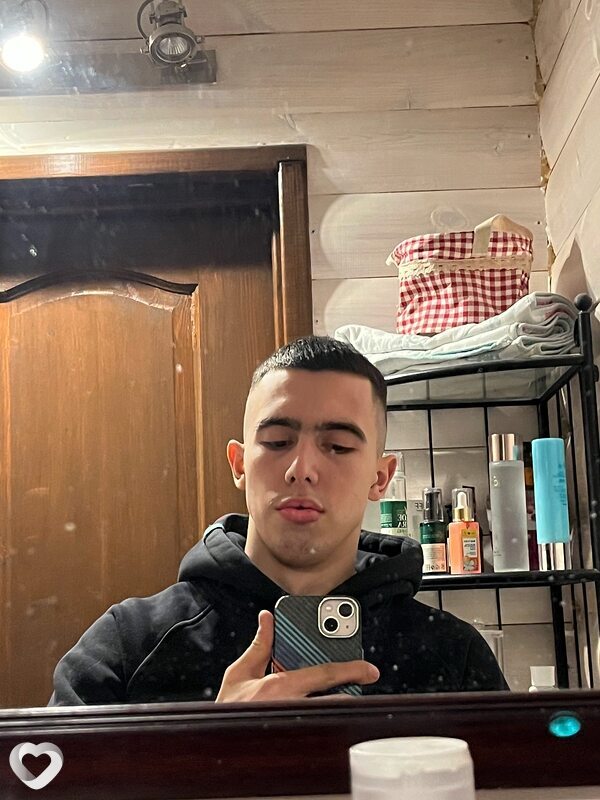 Ден, 21, Екатеринбурге — анкета №2100898