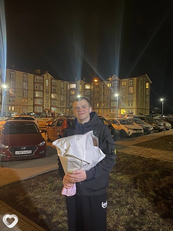 Илья, 21, Великом Новгороде — анкета №2100179