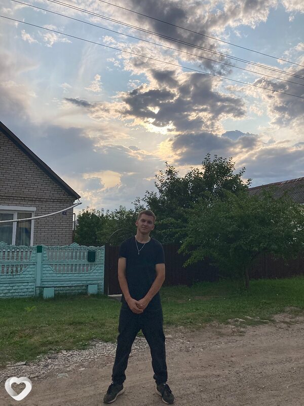Максим, 19, Могилев — анкета №2100372