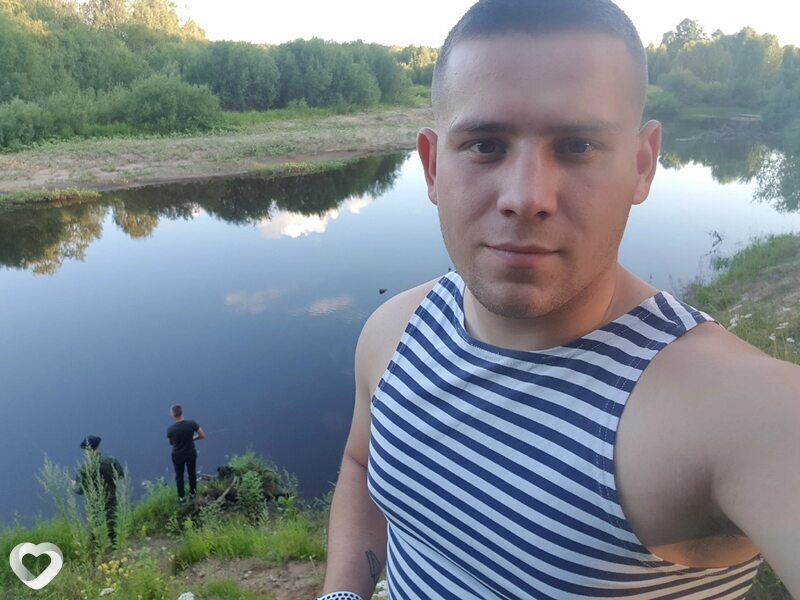 Илья, 24, Симферополе — анкета №2101067