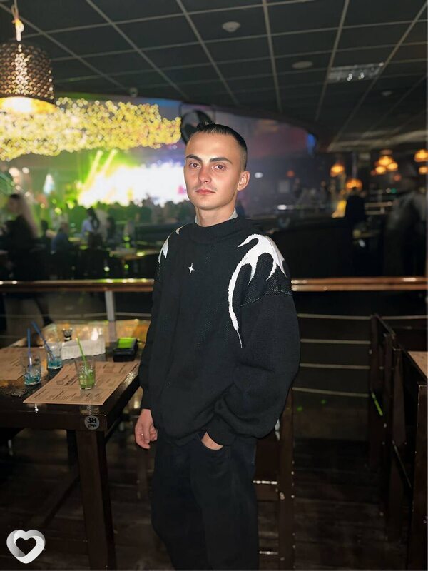 Александр, 21, Барнауле — анкета №2101728