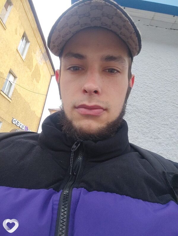 Максим, 25, Калининграде — анкета №2102714