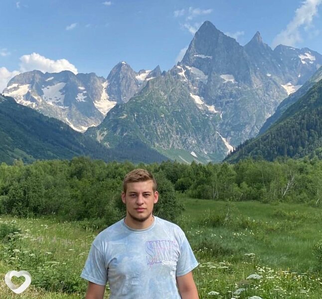 Артем, 25, Москве — анкета №2103579