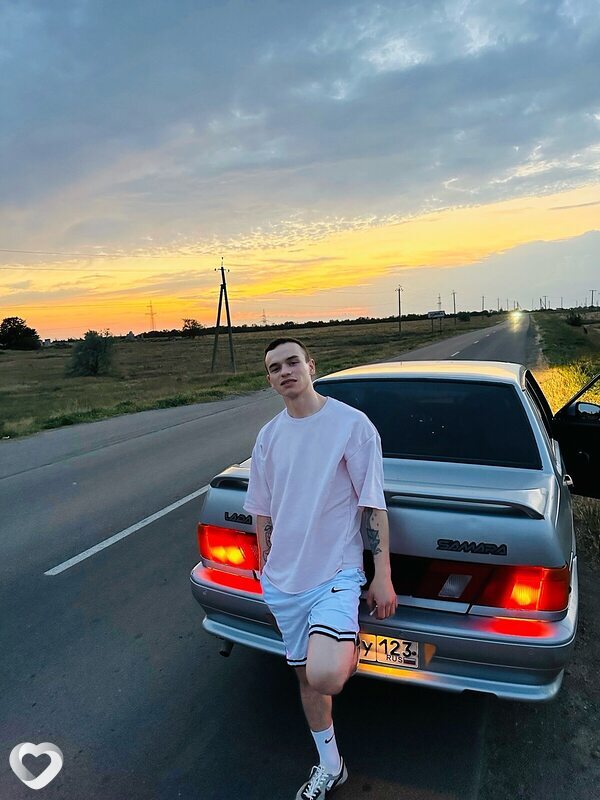 Алёша, 26, Москве — анкета №2103907