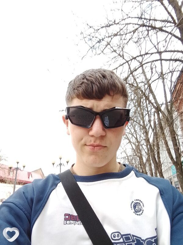Данил, 19, Ейске — анкета №2103928