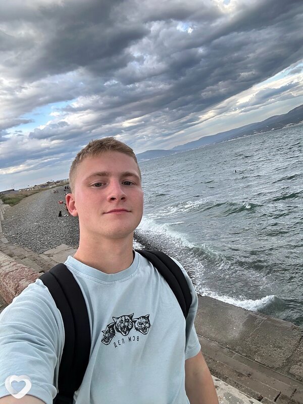 Арсений, 23, Москве — анкета №2103952