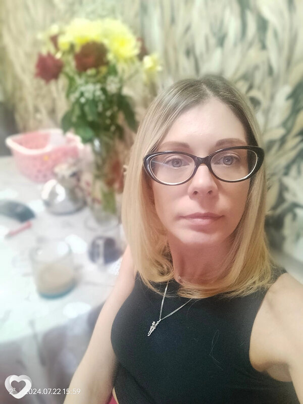 Настя, 41, Зеленогорск (Красноярский Край) — анкета №2106212