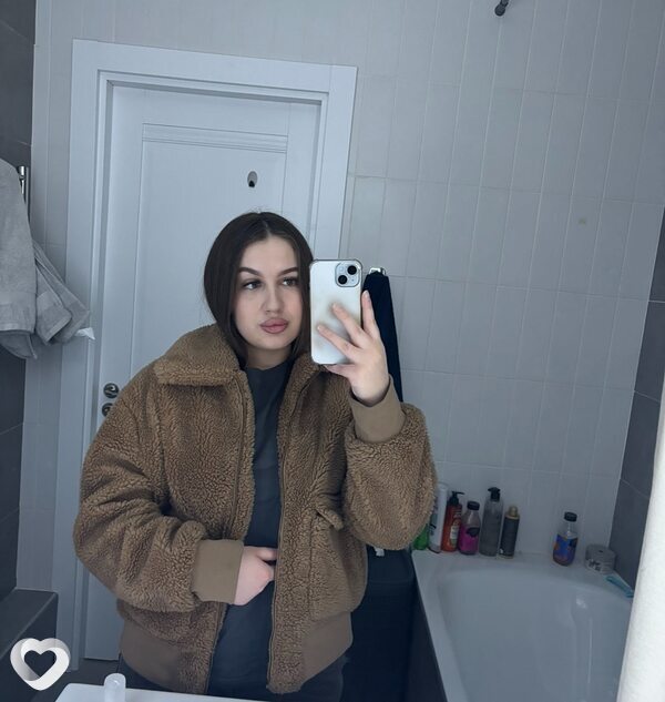 Эля, 23, Москве — анкета №2104750