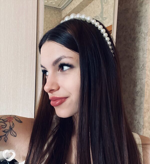 Алёна, 21, Владимире — анкета №2105599