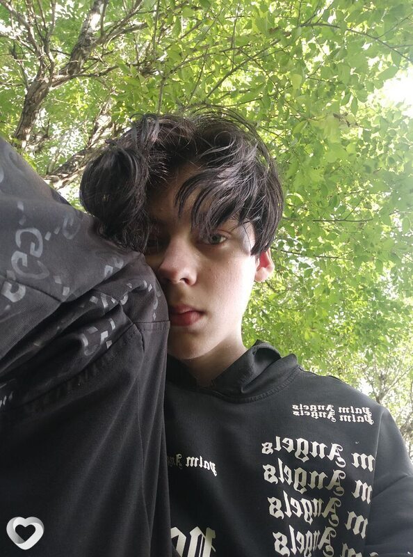 Александр, 20, Черногорске — анкета №2106301