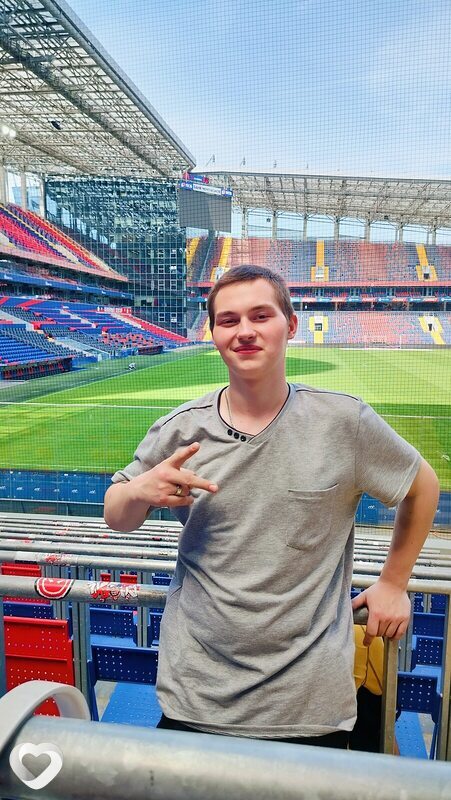 Денис, 19, Москве — анкета №2107334