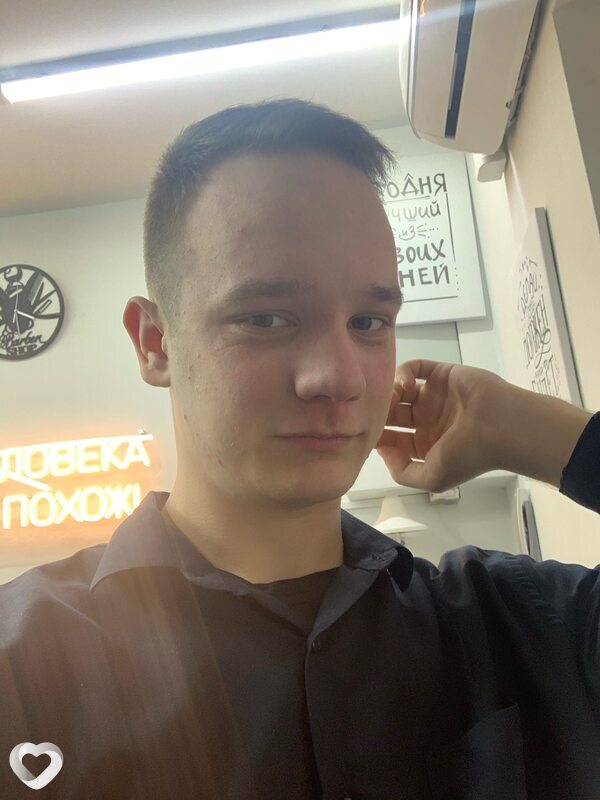 Саша, 21, Курске — анкета №2107586