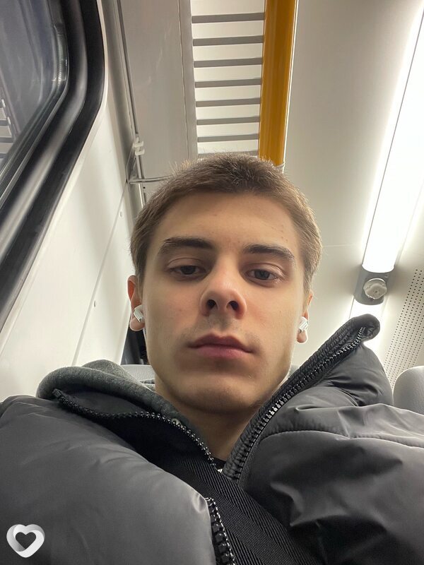 Глеб, 19, Москве — анкета №2108778