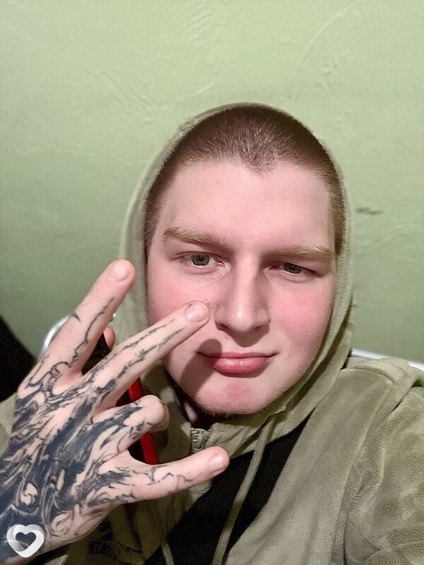 Дмитрий, 21, Луганске — анкета №2109570