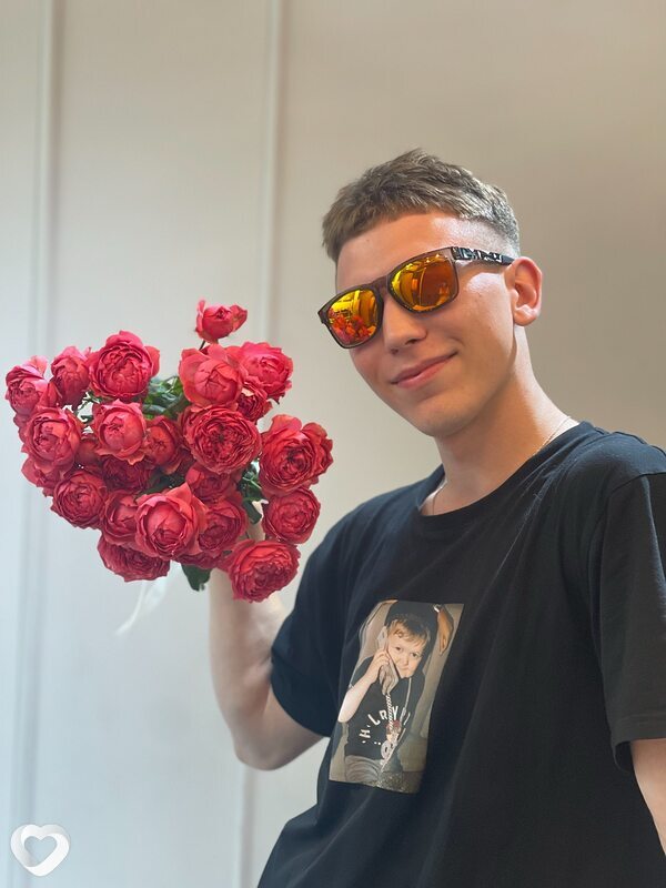 Данила, 22, Москве — анкета №2111039