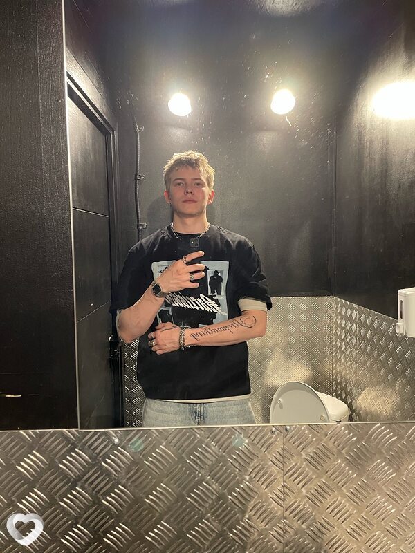 Женя, 21, Калининграде — анкета №2154094