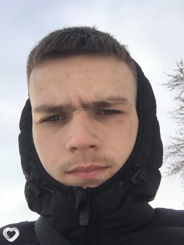 Артем, 21, Барнауле — анкета №2111241