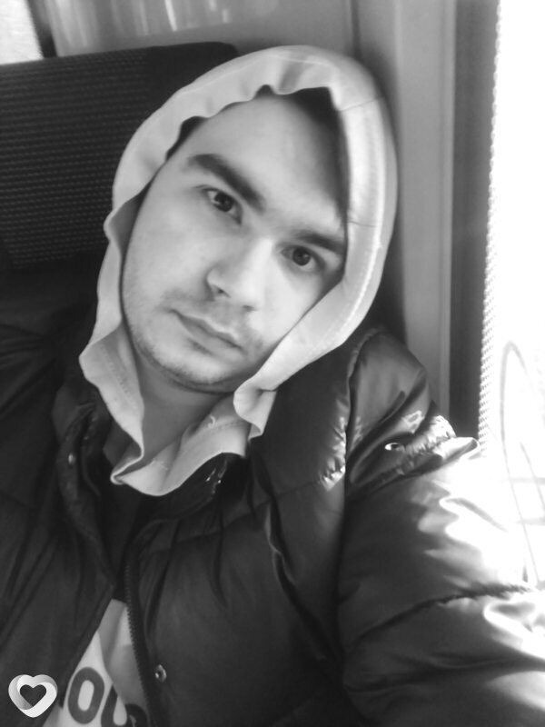 Максим, 22, Москве — анкета №2112127