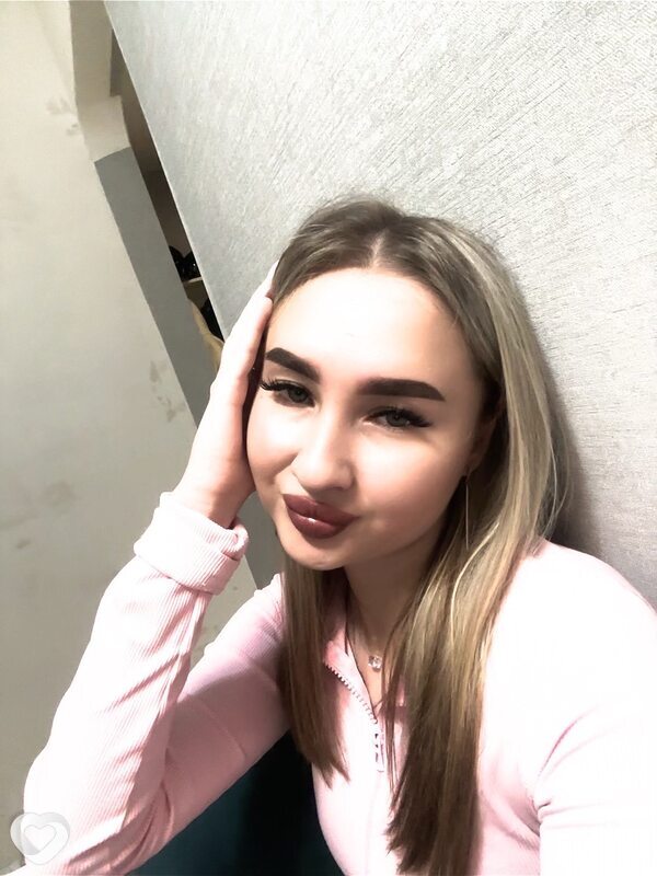 Ева, 21, Калининграде — анкета №2112595