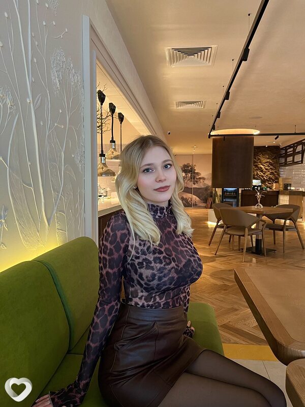 Юлиана, 21, Новосибирске — анкета №2112152