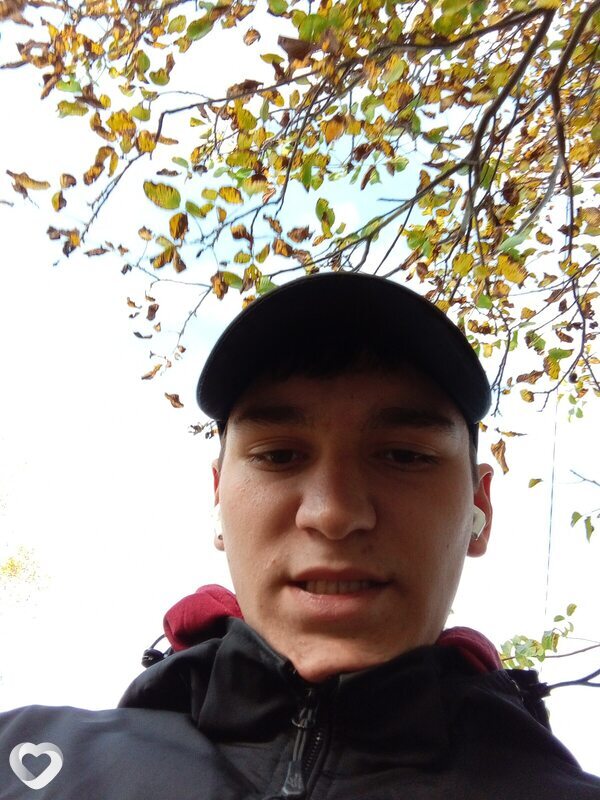 Денис, 20, Солигорске — анкета №2113883