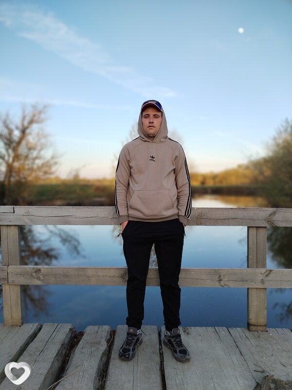 Ден, 25, Москве — анкета №2154858