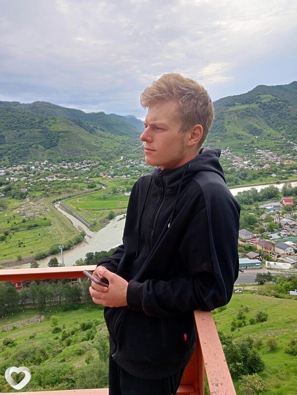 Стас, 21, Ростове-на-Дону — анкета №2155021