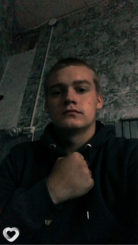 Макс, 21, Ульяновске — анкета №2155371