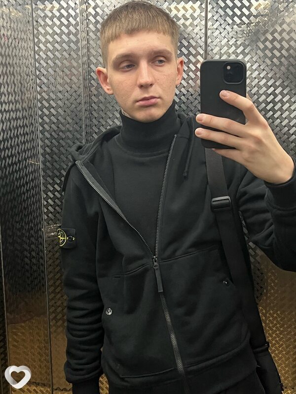 Олег, 22, Саратове — анкета №2155554