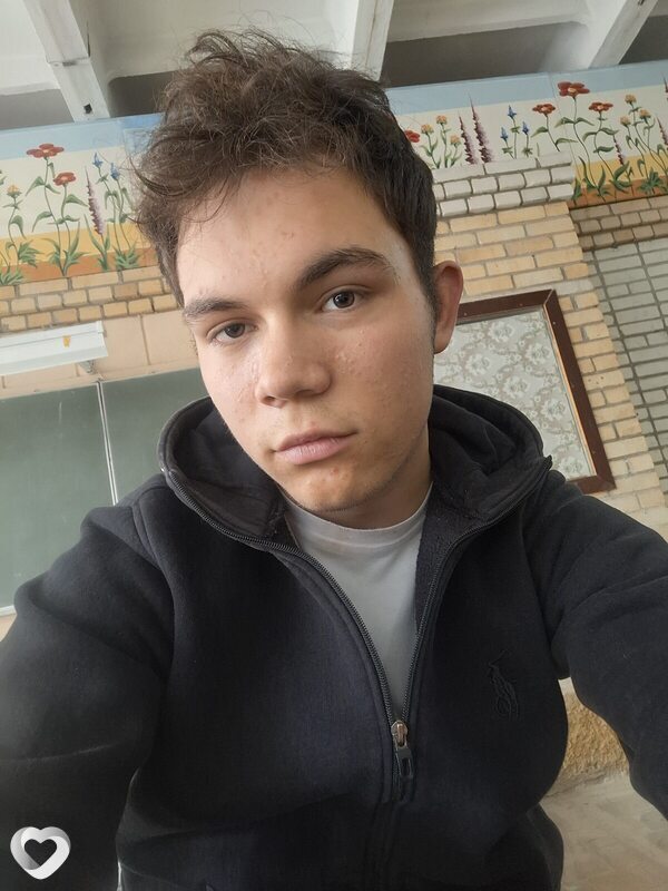 Вадя, 19, Новомосковске — анкета №2116854