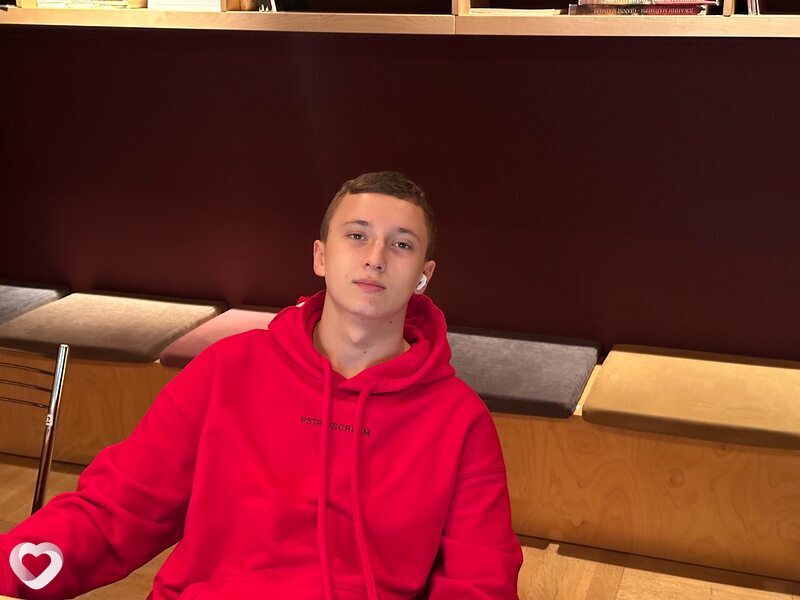 Андрей, 19, Москве — анкета №2155899