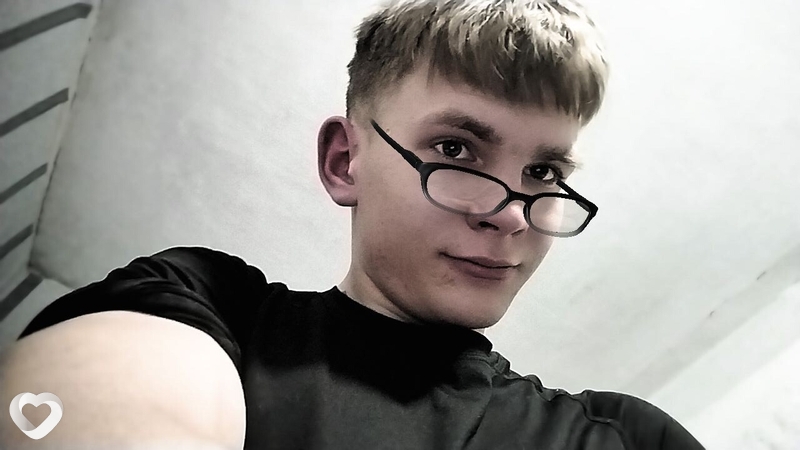 Влад, 20, Новомосковске — анкета №2117254
