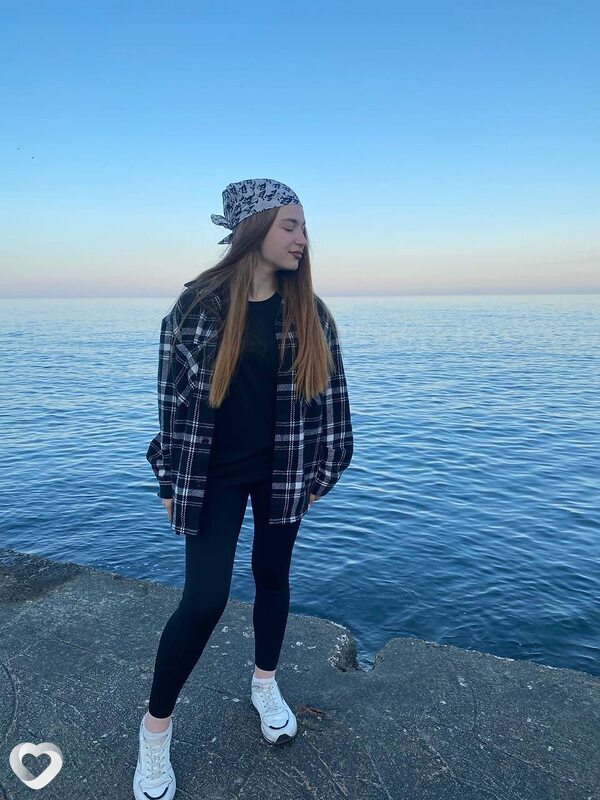 Арина, 23, Красноярске — анкета №2117634