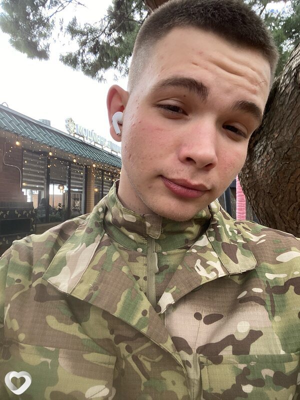 Иван, 20, Алуште — анкета №2156665