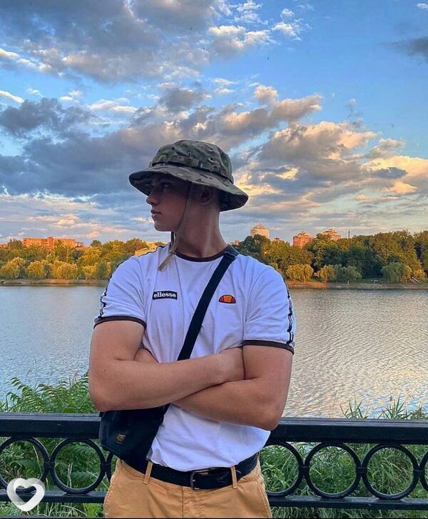 Андрей, 21, Новосибирске — анкета №2120899