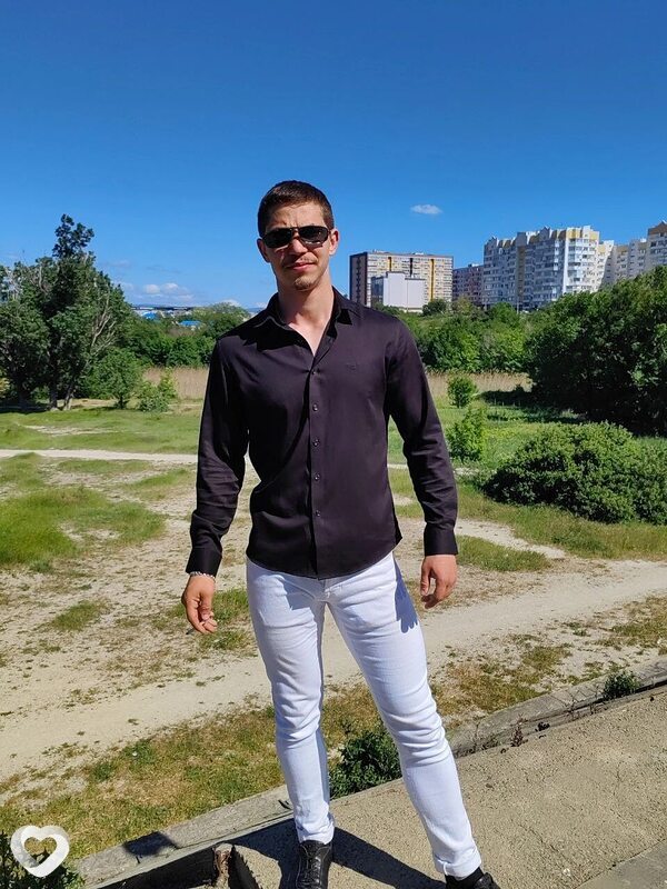 Артем, 25, Новороссийске — анкета №2156801
